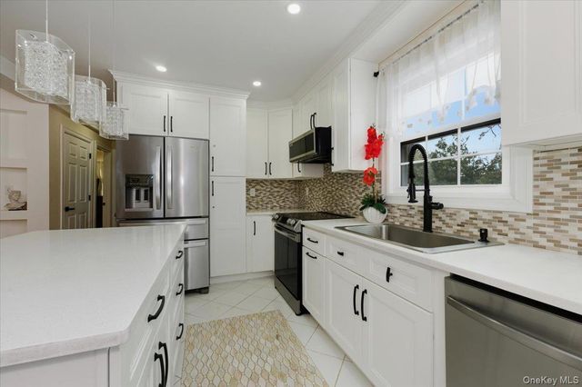 66 Elm Street, Valley Stream, NY 11580