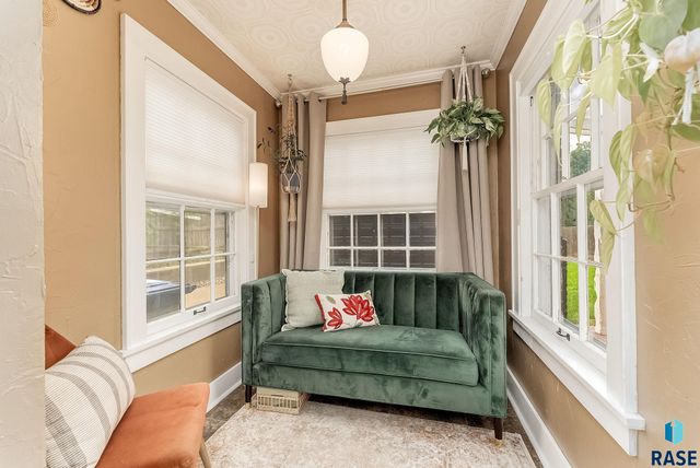 911 S 1st Ave, Sioux Falls, SD 57104