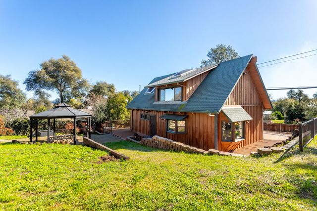 18376 Utility Avenue, Anderson, CA 96007