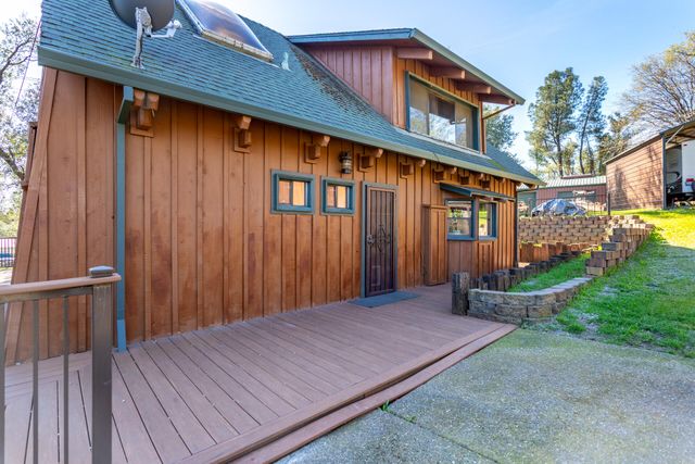 18376 Utility Avenue, Anderson, CA 96007