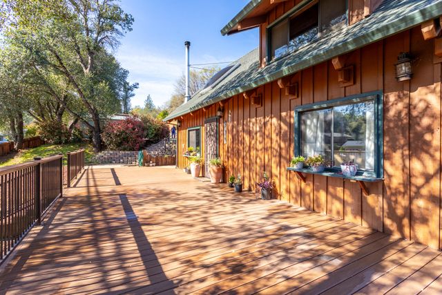 18376 Utility Avenue, Anderson, CA 96007