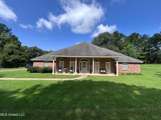 1170 Spring Lake Cove, Raymond, MS 39154