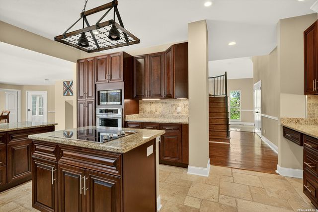 11 Falls Vw, Boerne, TX 78015