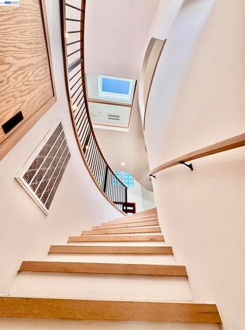 1024 Grizzly Peak Blvd, Berkeley, CA 94708