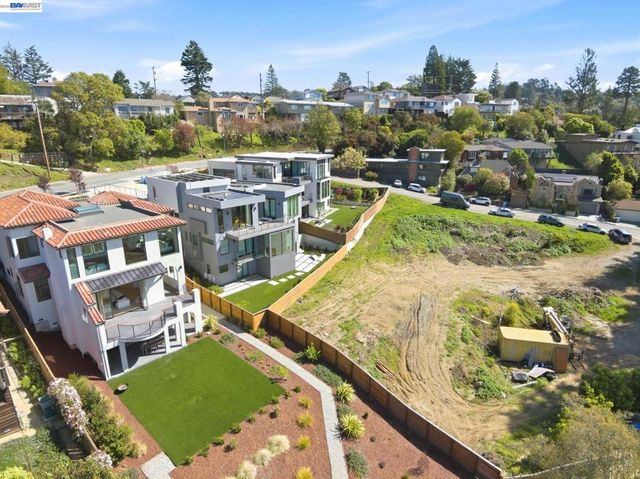 1024 Grizzly Peak Blvd, Berkeley, CA 94708