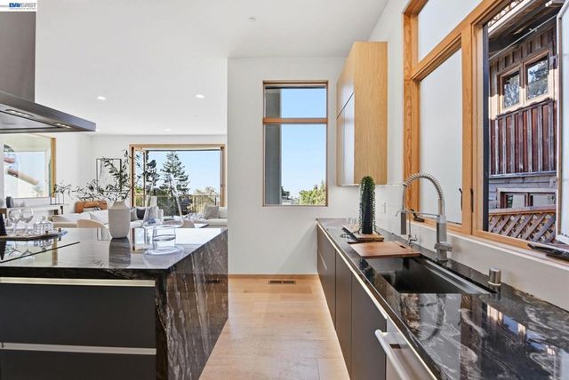 1024 Grizzly Peak Blvd, Berkeley, CA 94708