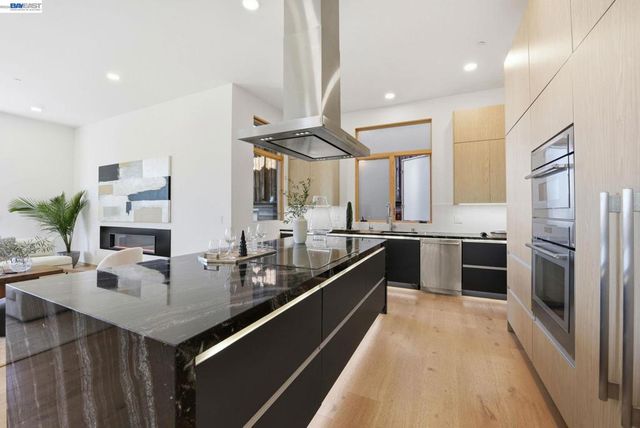 1024 Grizzly Peak Blvd, Berkeley, CA 94708