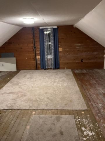 305 E STATE STREET, Iola, WI 54945