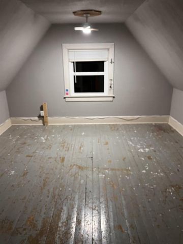 305 E STATE STREET, Iola, WI 54945