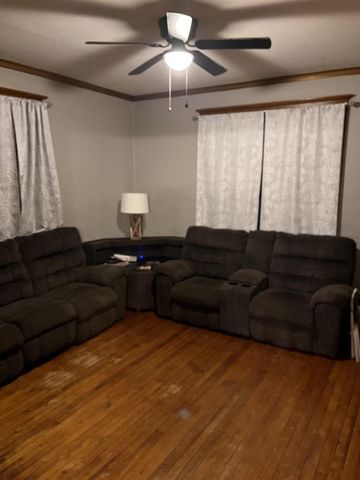 305 E STATE STREET, Iola, WI 54945