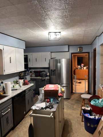 305 E STATE STREET, Iola, WI 54945