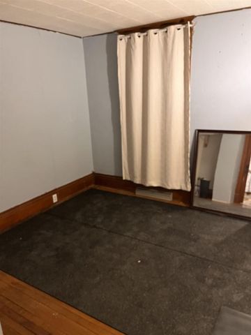 305 E STATE STREET, Iola, WI 54945