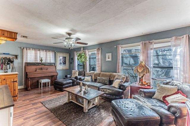 1605 Franklin Street, Weatherford, TX 76086