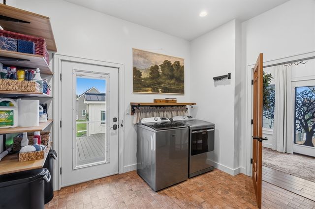 158 Pinecrest Rd, Litchfield, NH 03052