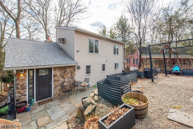 135 Breakneck Rd, Vernon Twp., NJ 07422