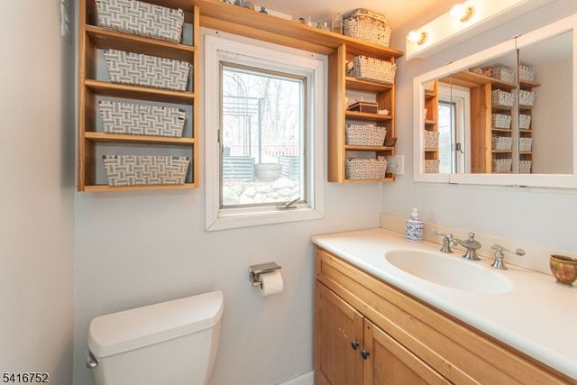 135 Breakneck Rd, Vernon Twp., NJ 07422