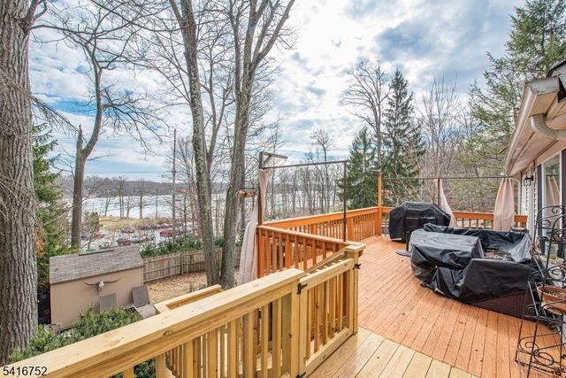 135 Breakneck Rd, Vernon Twp., NJ 07422