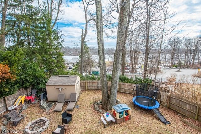 135 Breakneck Rd, Vernon Twp., NJ 07422