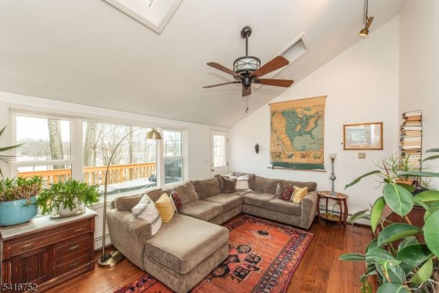 135 Breakneck Rd, Vernon Twp., NJ 07422