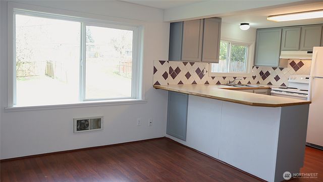 4484 SE Foss Road, Port Orchard, WA 98366