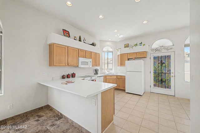 2423 W Via Di Silvio, Tucson, AZ 85741