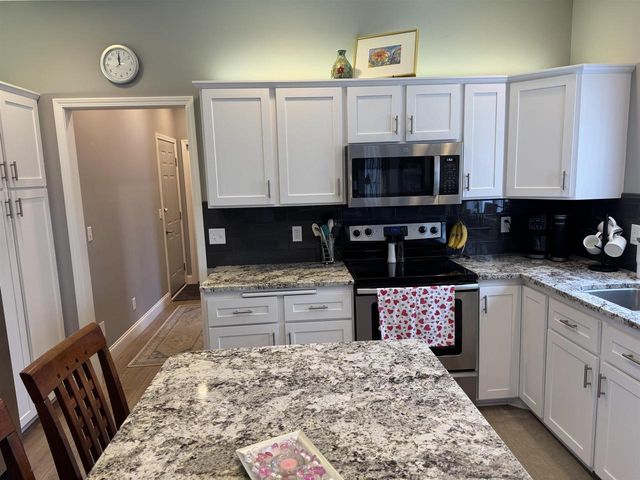 1270 McMahon Drive, Sun Prairie, WI 53590