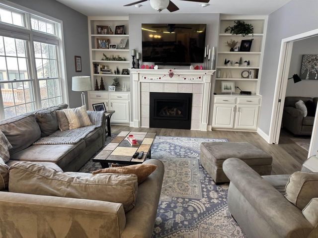 1270 McMahon Drive, Sun Prairie, WI 53590