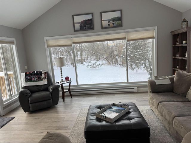 1270 McMahon Drive, Sun Prairie, WI 53590