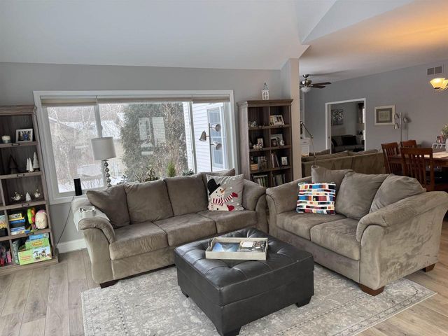 1270 McMahon Drive, Sun Prairie, WI 53590