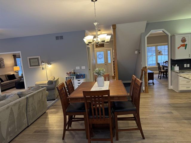 1270 McMahon Drive, Sun Prairie, WI 53590