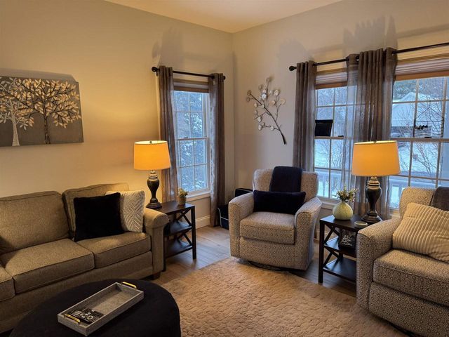 1270 McMahon Drive, Sun Prairie, WI 53590