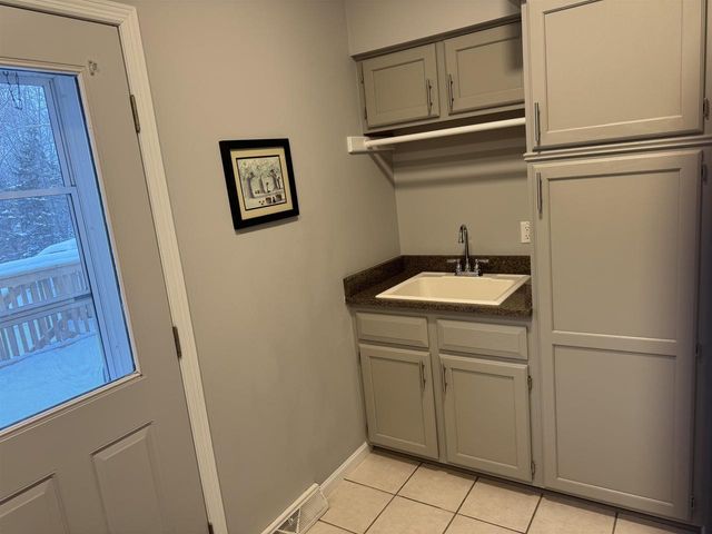 1270 McMahon Drive, Sun Prairie, WI 53590