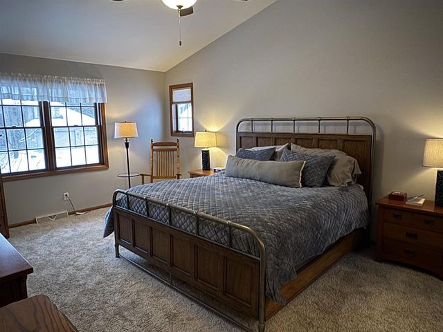 1270 McMahon Drive, Sun Prairie, WI 53590