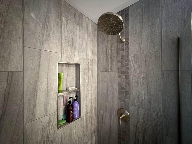 1270 McMahon Drive, Sun Prairie, WI 53590