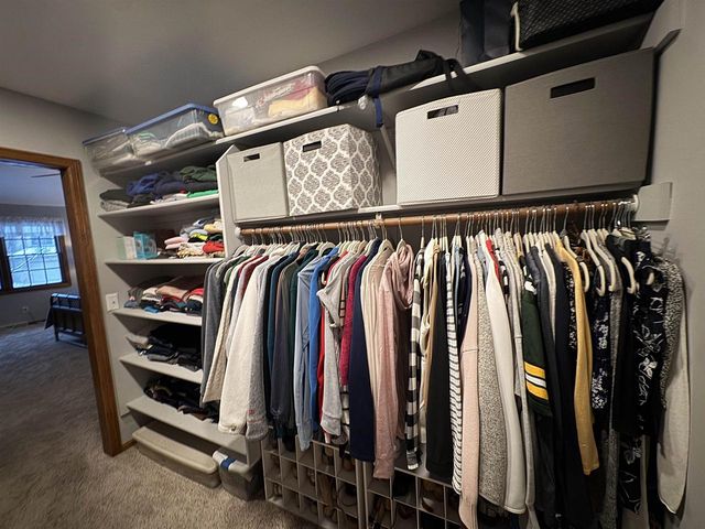 1270 McMahon Drive, Sun Prairie, WI 53590