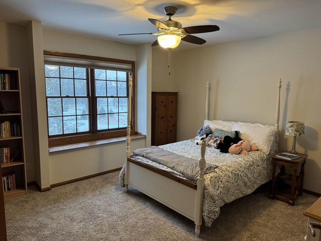 1270 McMahon Drive, Sun Prairie, WI 53590