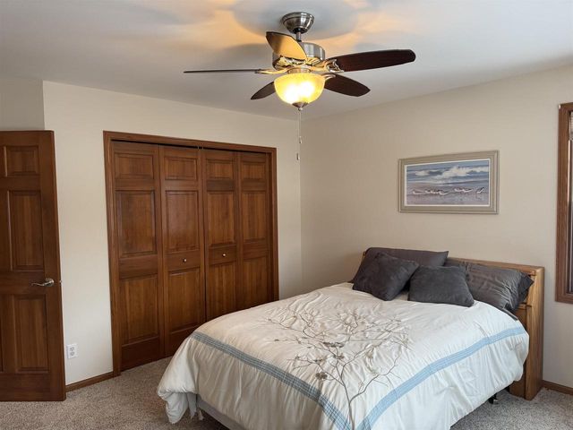 1270 McMahon Drive, Sun Prairie, WI 53590