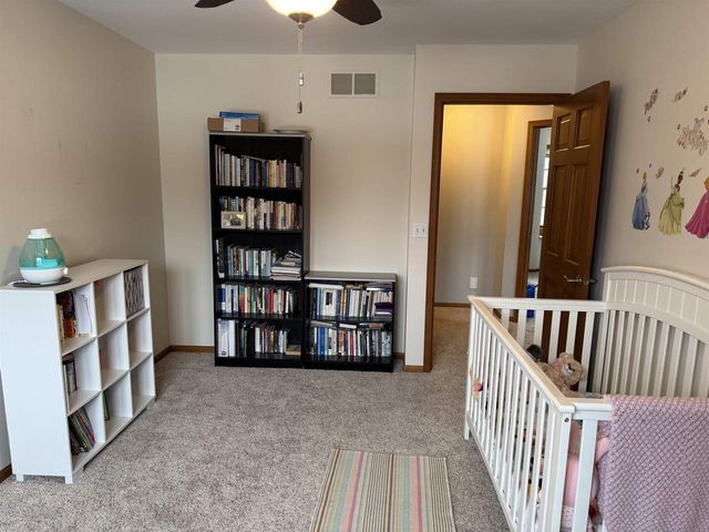 1270 McMahon Drive, Sun Prairie, WI 53590