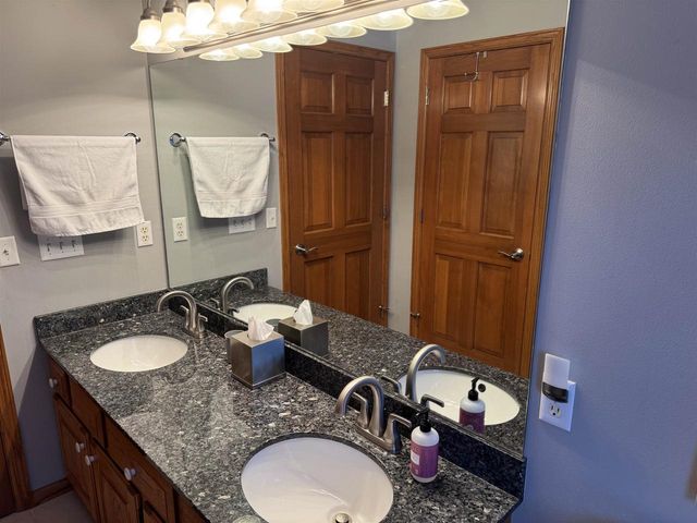 1270 McMahon Drive, Sun Prairie, WI 53590