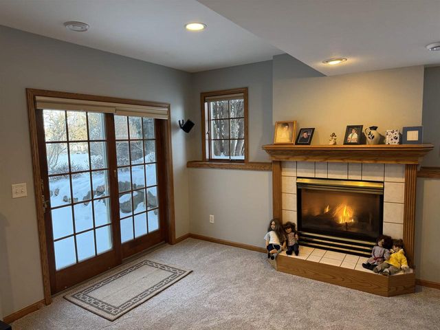 1270 McMahon Drive, Sun Prairie, WI 53590