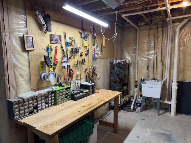 1270 McMahon Drive, Sun Prairie, WI 53590