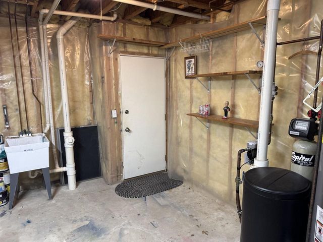 1270 McMahon Drive, Sun Prairie, WI 53590