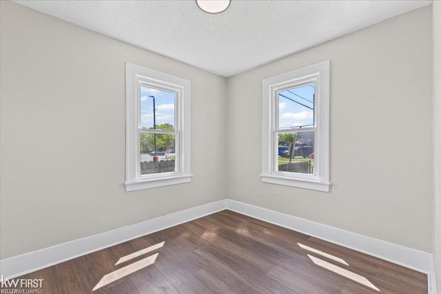 920 Premont Avenue, Waterford, MI 48328