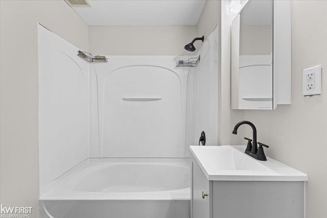 920 Premont Avenue, Waterford, MI 48328