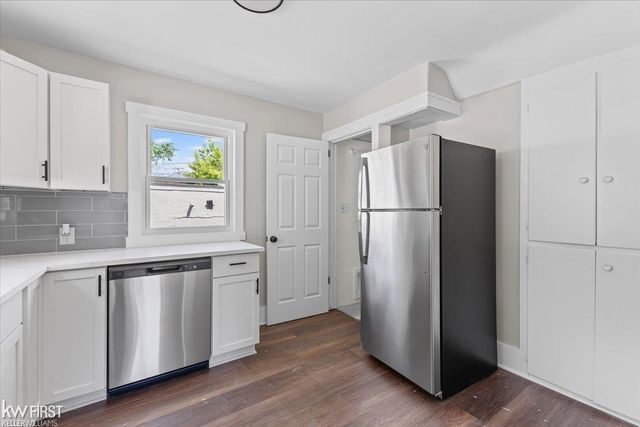 920 Premont Avenue, Waterford, MI 48328