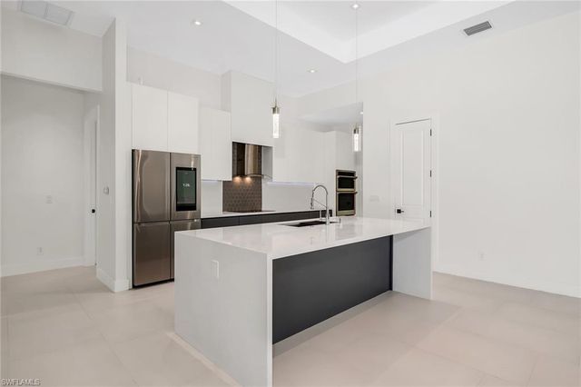1905 29th TER, Cape Coral, FL 33914