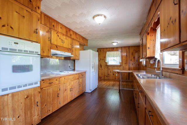 863 V I Ranch Road, Bristol, TN 37620