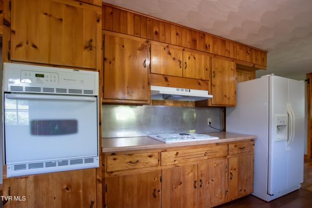 863 V I Ranch Road, Bristol, TN 37620