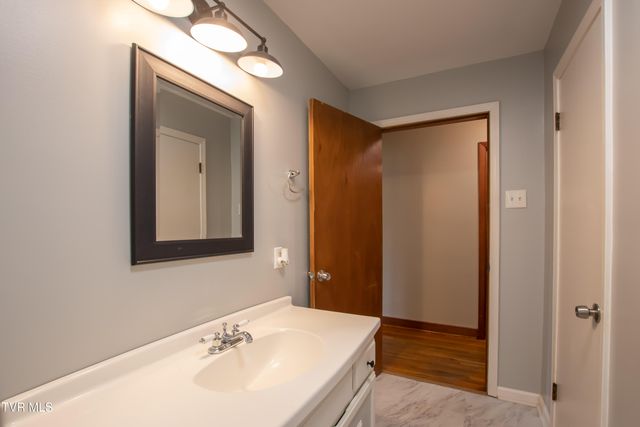 863 V I Ranch Road, Bristol, TN 37620