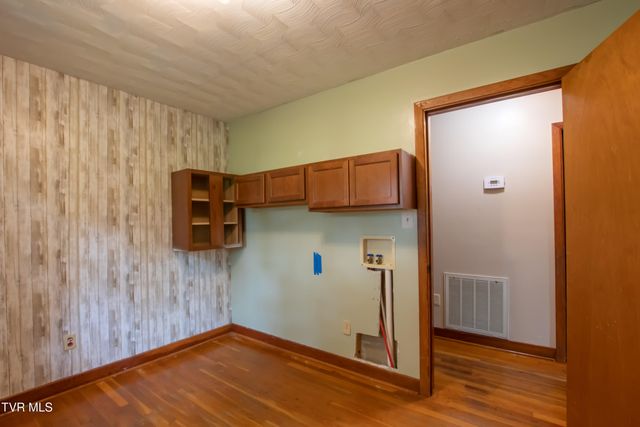 863 V I Ranch Road, Bristol, TN 37620